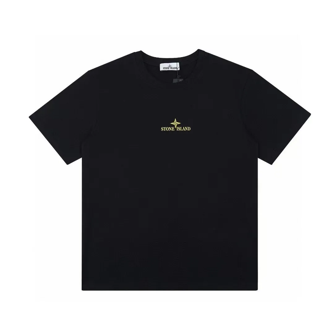W609#P110💰 Stone Island has a large compass logo on the back of Stone Island. Logo printed short-sleeved men's and women's loose casual T-shirts. Made of 260 grams of combed cotton, 32-count double yarn, double threads and two needles to press the thread. No deformation after long-term washing. Imported 3D printing, no fading, no cracking. Washable double tags. Original packaging. Color: black-white. Size M-XXL.